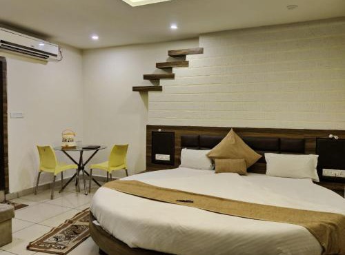 Abhilasha hotel pachmarhi`