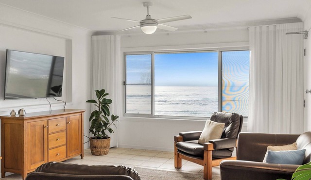 Absolute Beachfront Apartment 1T in Lennox Head
