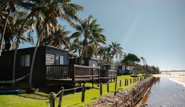 Absolute Waterfront Cabin - Pet friendly in Arrawarra