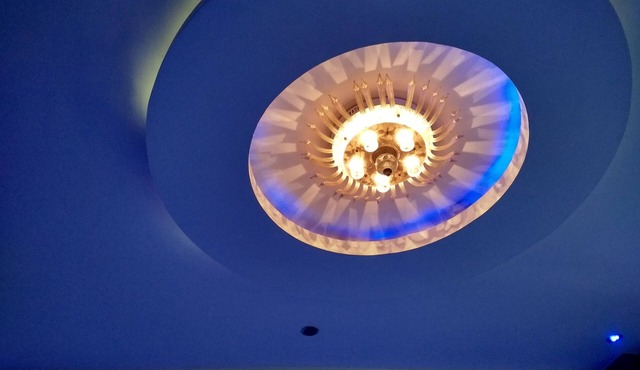 AC room at Hotel Viraat Inn(near Gaya Railway Station)