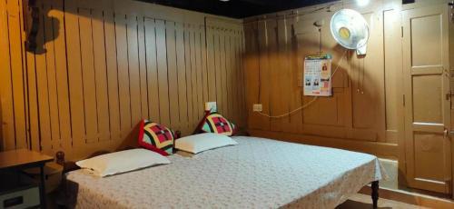 Accepting Only Foreign Guest Bookings , Couples Call to Pool Vibe 7994!64950