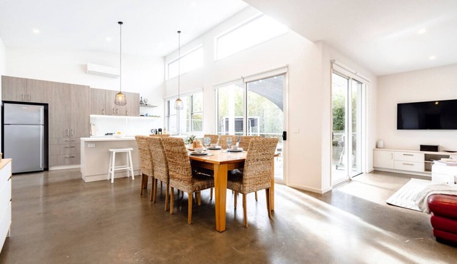 Accessible Beach House - Bell 2 - Pet Friendly in Ocean Grove