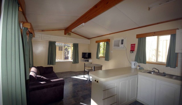 Acclaim Kingsway Tourist Park in Madeley