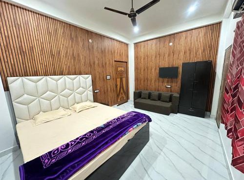 Accommodation Plus- 5 bedrooms duplex house
