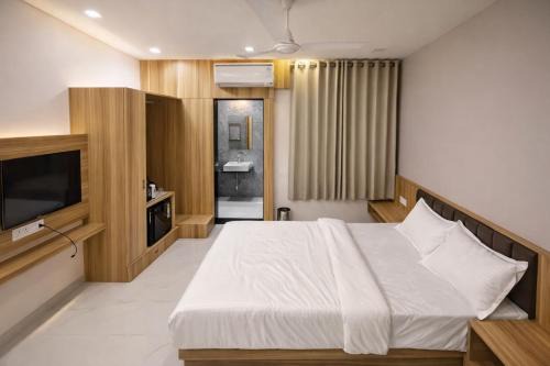 Accuotel Inn The Lavish Villa