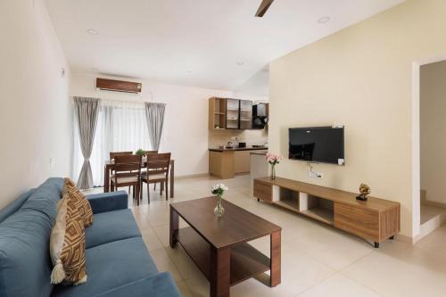 Aero Rosewood by Red Olive 3BHK 5min Airport