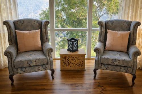 Aether Lux Pvt room in Ranikhet w Valley Views