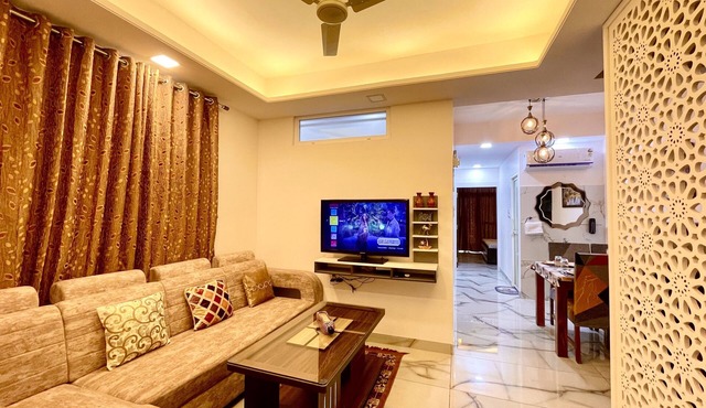 Airport Vista 3BHK Apartment-10 Min Walk from Airport with Balcony & Terrace
