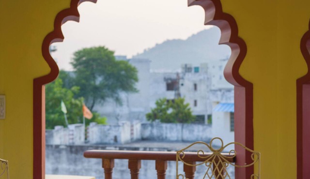 Alaya Stays Abhimanyu Mansion Topaz 2BHk
