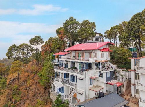 Alaya Stays Cloudcatcher 4-BHK Pet-Friendly Villa, Outdoor Seating and Valley View