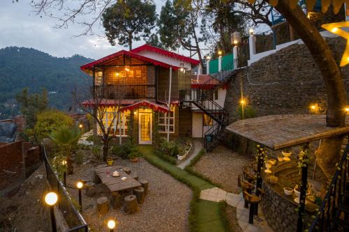 Alaya Stays Farsauli 1 - Pet friendly 3 BHK Hillside Getaway with Gazebo & Balcony