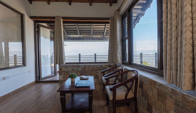 Alaya Stays SnowPeak Vila With Hill View