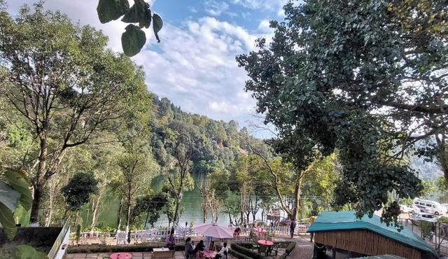 Alinda House Naukuchiatal by THE GHAUR