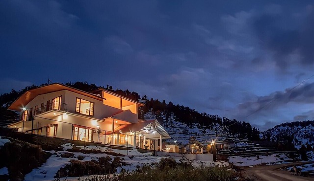 aMALA Villa - Six Bedroom Luxurious Villa with Himalayan View