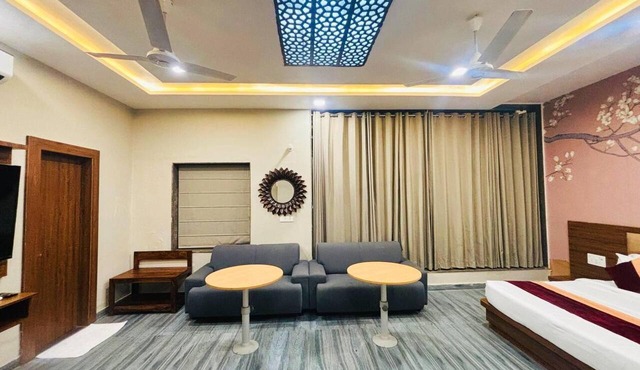 Amarvilas Hotel & Resort