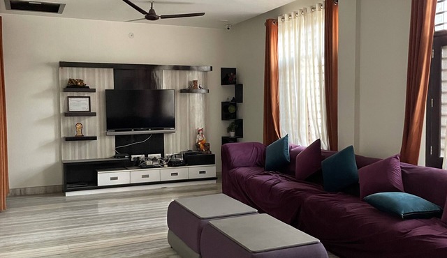 Amazing 3 Bedroom House Near Gandar River
