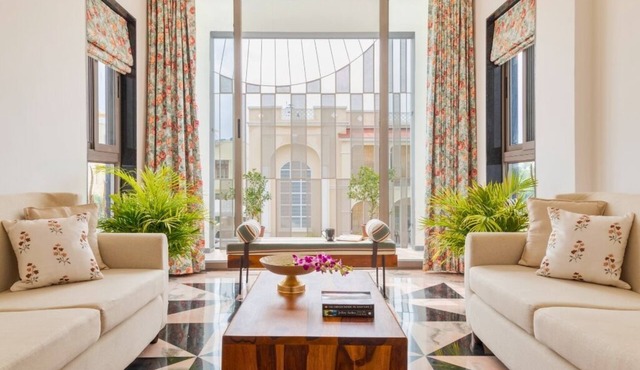 Amber Villa, Udaipur By Ebony Stays | Elegant 5 BHK Family Retreat near Lake
