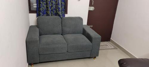 "Ambi's stay " A unique and Secluded Nest with serene calmness views on a Traffic-Free Street at Bommasandra 3 km from Narayana Hrudayalaya Hospital