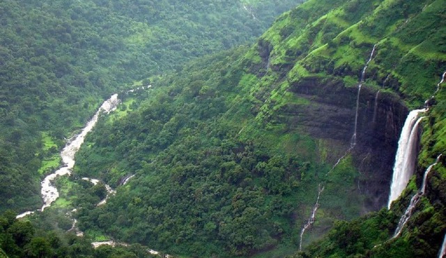 Amboli Hotel River View Amboli