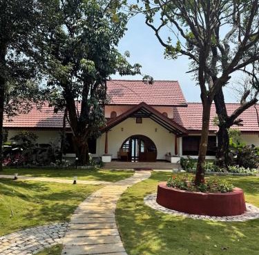 Anahata Coorg - Vegetarian heritage villa
