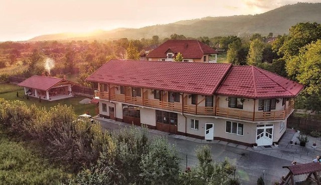 Angela in Polovragi