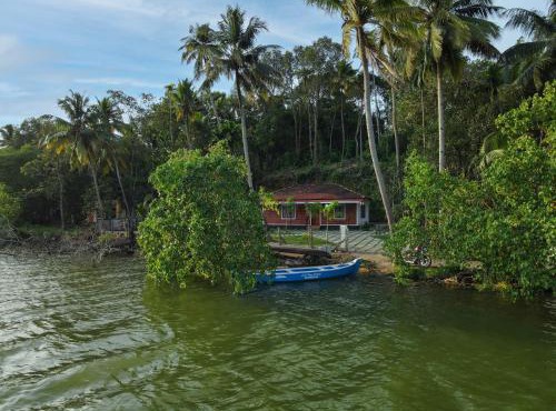Anoop's Lake View Cottage -2BHK