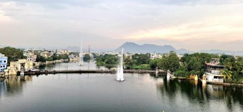 Antariksh -A beautiful homestay near Lake Pichhola