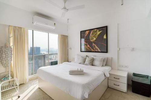 Anya 2BHK near BKC by SquareOne Stays