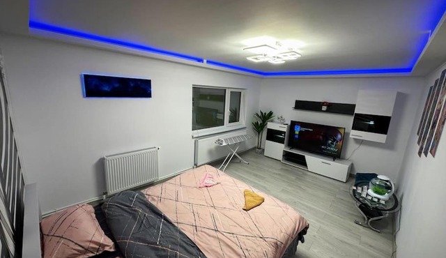Apartament cu 2 camere/Curte privata/La parter/Lux oferim factura