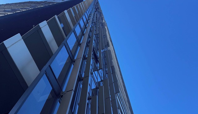 Apartment with terrace, garden and view on Parramatta river! Eat Street