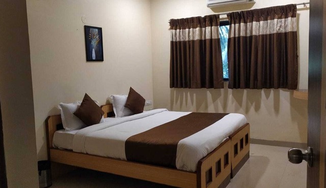 Aquarius Resort in Girinagar