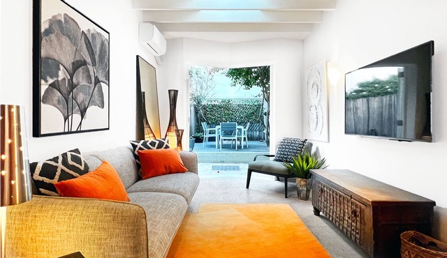 Architect Designed 2b Cosy Cottage. Great Location