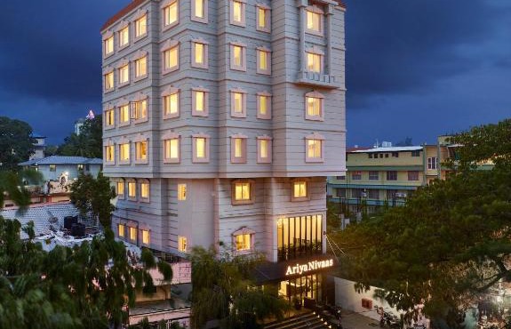 Ariya Nivaas A Vegetarian Hotel