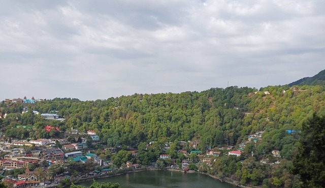 Arnav Villa- Charming Naini lake view retreat in Nainital