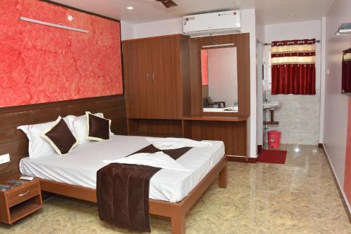 Arunaachalaa Inn