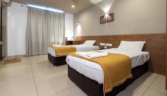 Aryaas Residency Nettoor