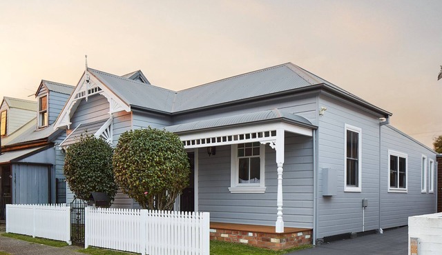Austin Cottage - 1 bed option - Pet Friendly!