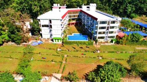 Avenue 18 Resort