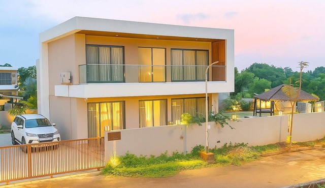 Aviators Abode 3BHK Villa, Private pool Mountain View in Karjat