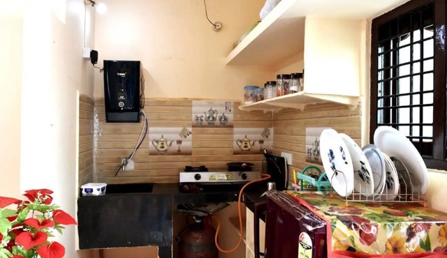 AVN301 - Lovely 1 Bedroom, AC, Wifi, Kitchen set