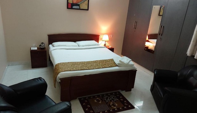 Avuraa Oak hills
