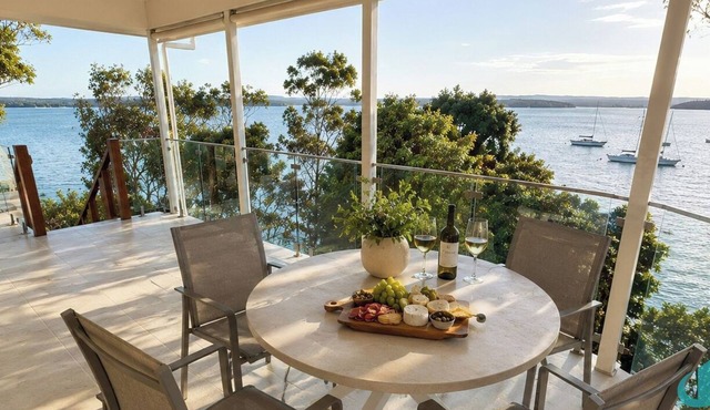 Azure Vista - waterfront, stunning views