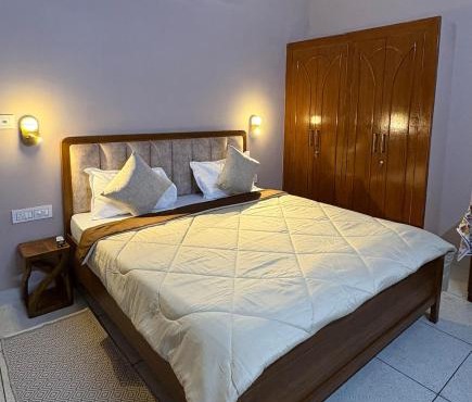 B-16 Stays Boutique Stay with Kitchen Central Jodhpur