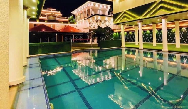B8 HOTEL