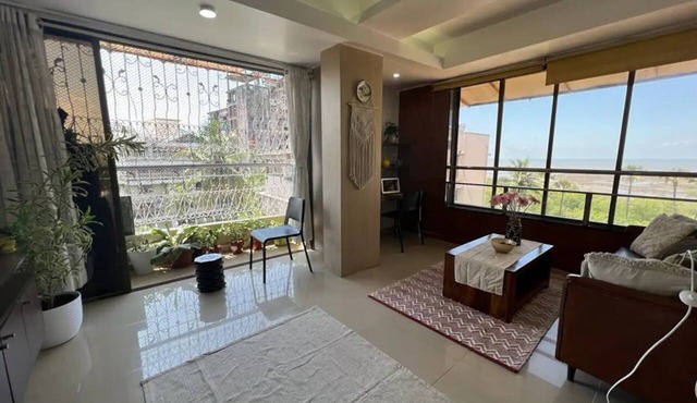 Bandra beauty 2 bed 2 Bath with Sea View and Parking in Bandra West in Mumbai