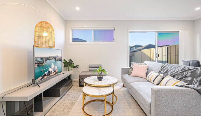 Bardia Convenient | Adorable Modern 4 Br House