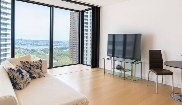 Bay Views Prime Location Retreat