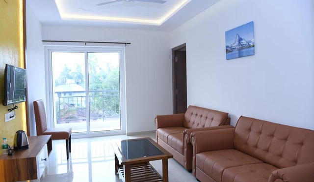 Beach Heaven Deluxe Rooms & Serviced Apartments