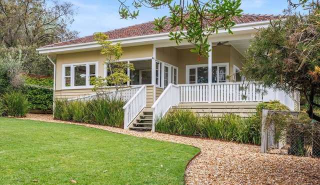 BEACHSIDE GETAWAY - DROMANA in DROMANA