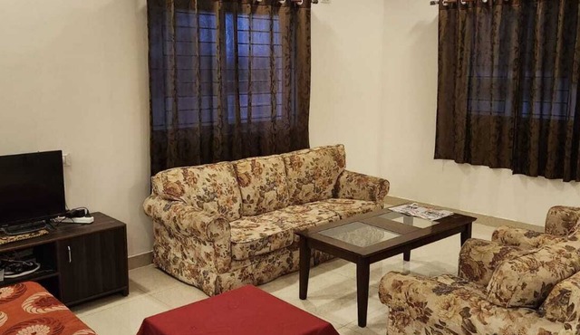Beautiful 3 Bedroom standalone house. Peaceful!